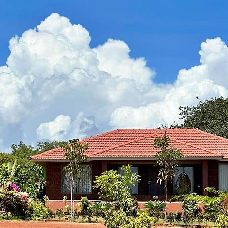 Regenta Resort Mango Village Guhagar Kudān Екстериор снимка