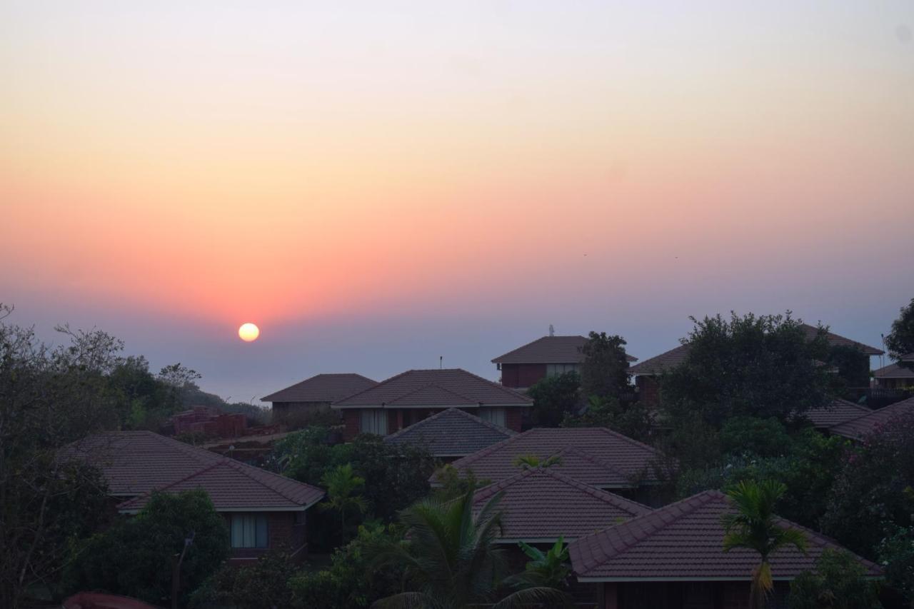 Regenta Resort Mango Village Guhagar Kudān Екстериор снимка