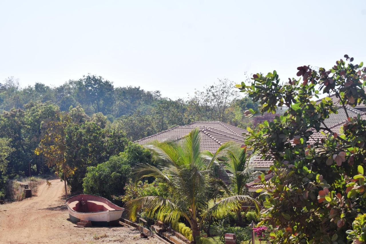 Regenta Resort Mango Village Guhagar Kudān Екстериор снимка