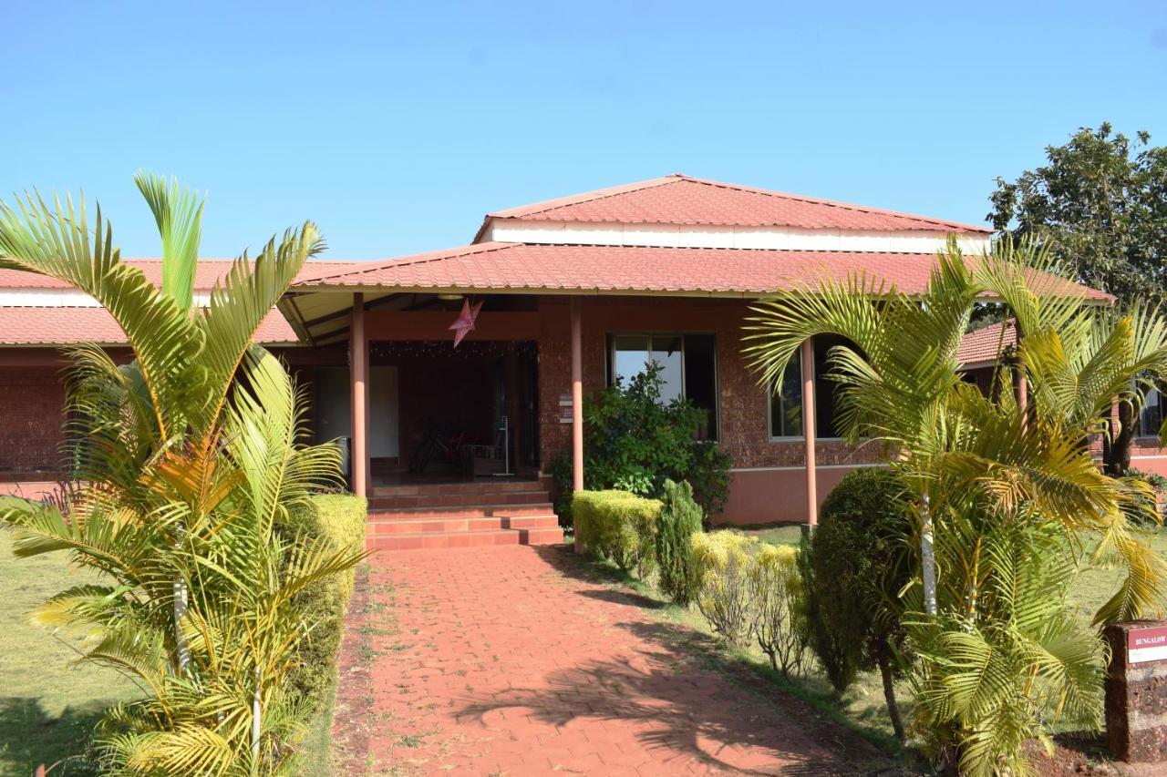 Regenta Resort Mango Village Guhagar Kudān Екстериор снимка