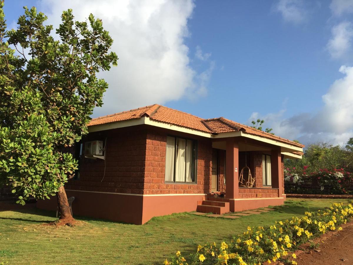 Regenta Resort Mango Village Guhagar Kudān Екстериор снимка