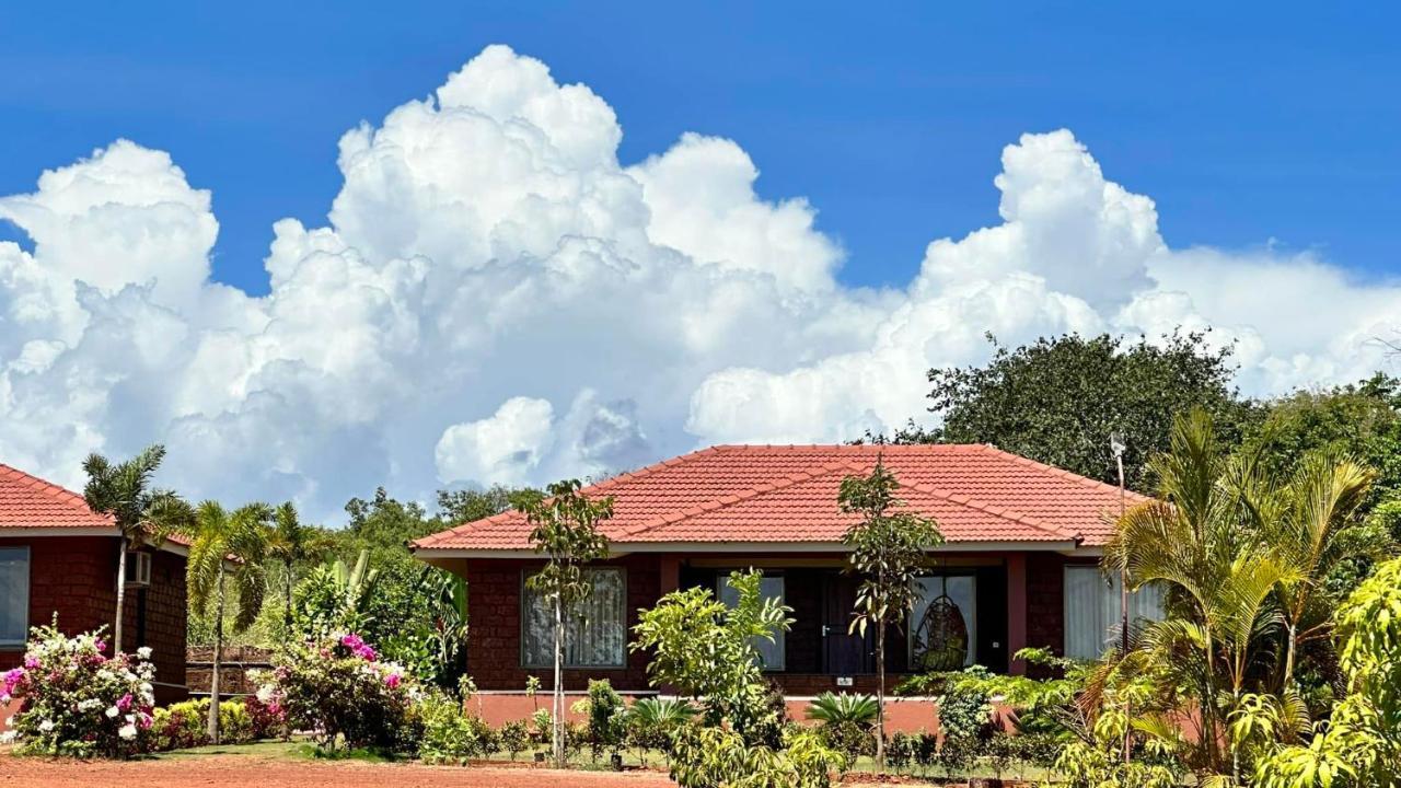 Regenta Resort Mango Village Guhagar Kudān Екстериор снимка